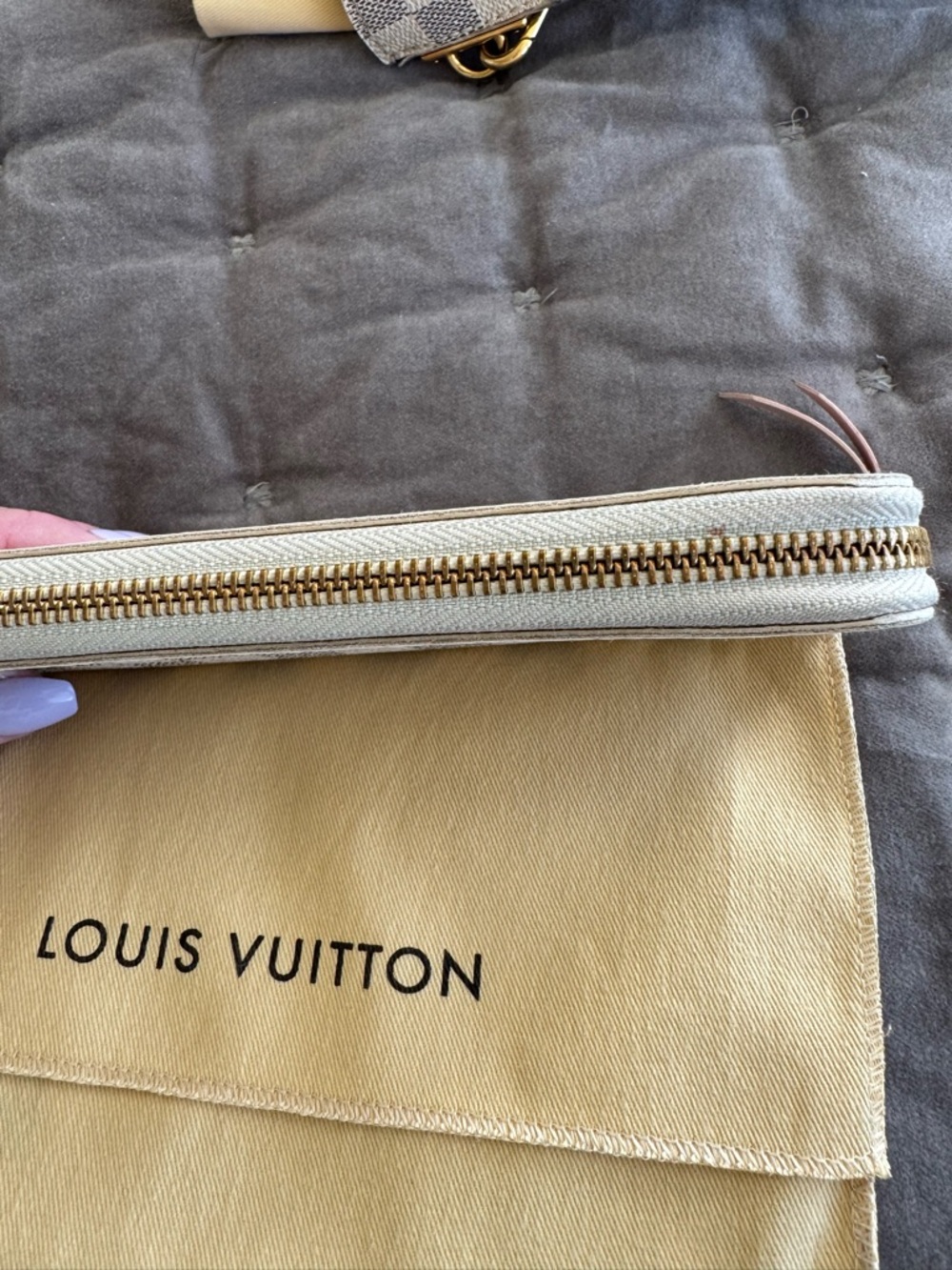 Louis Vuitton Damier Azur Zip-Around Wallet with Pink Pull - Picture 3 of 6